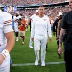 Texas Longhorns fall to Oklahoma 27-24, dropping from No. 1 after critical errors