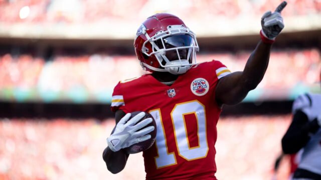 Chiefs hold talks with Tyreek Hill about return amid receiver injuries after win over Raiders