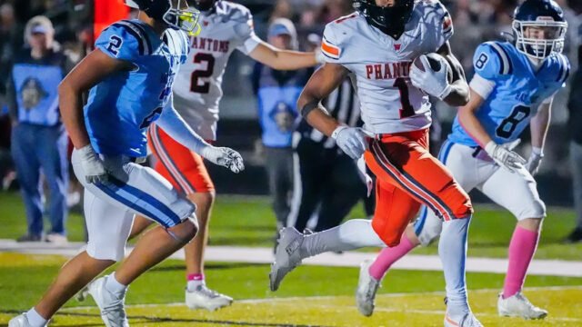 West De Pere stays undefeated with 33-27 win over Bay Port in Fox River Classic North