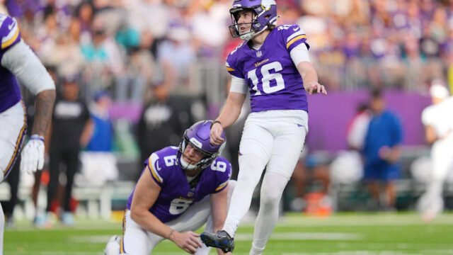 Vikings rely on kicker Will Reichard as offense struggles in 4-0 win over Dolphins